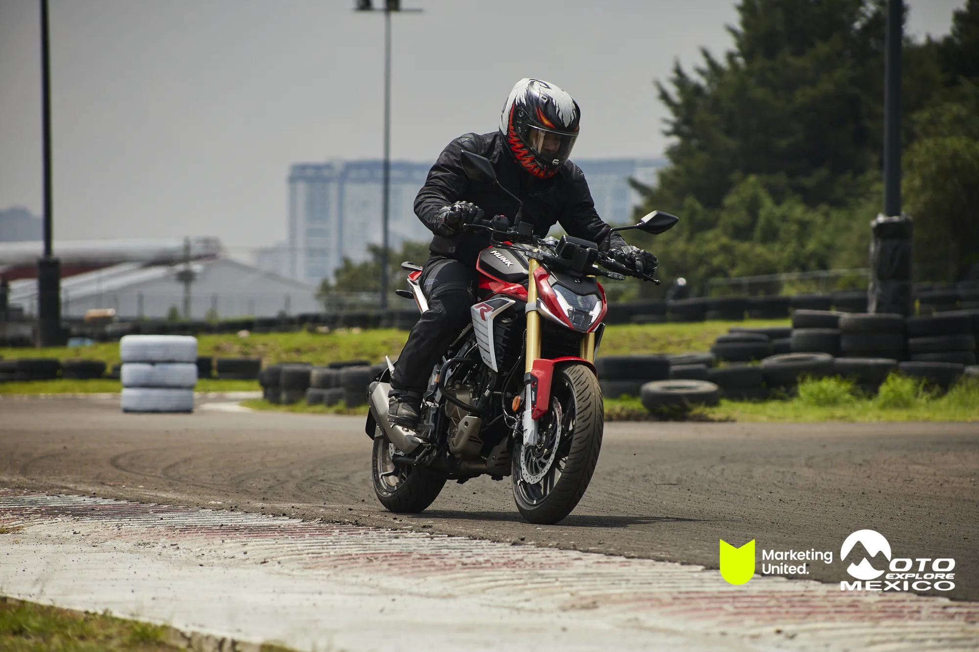 HUNK TRACKDAY 390